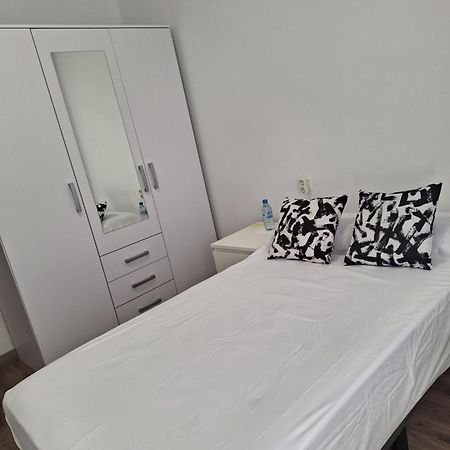 Habitacion Individual Daire Valensiya Dış mekan fotoğraf